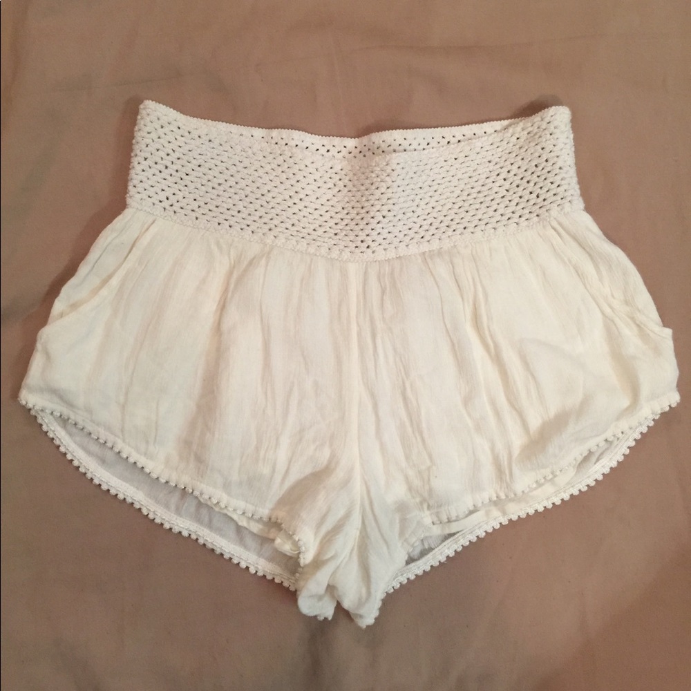 Volcom off white shorts